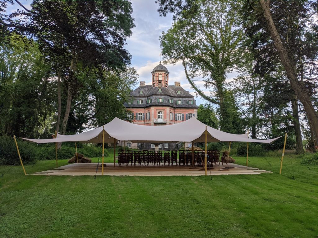 Stretchzelt 10 x 15 m im Schlossgarten, GS EVENTS
