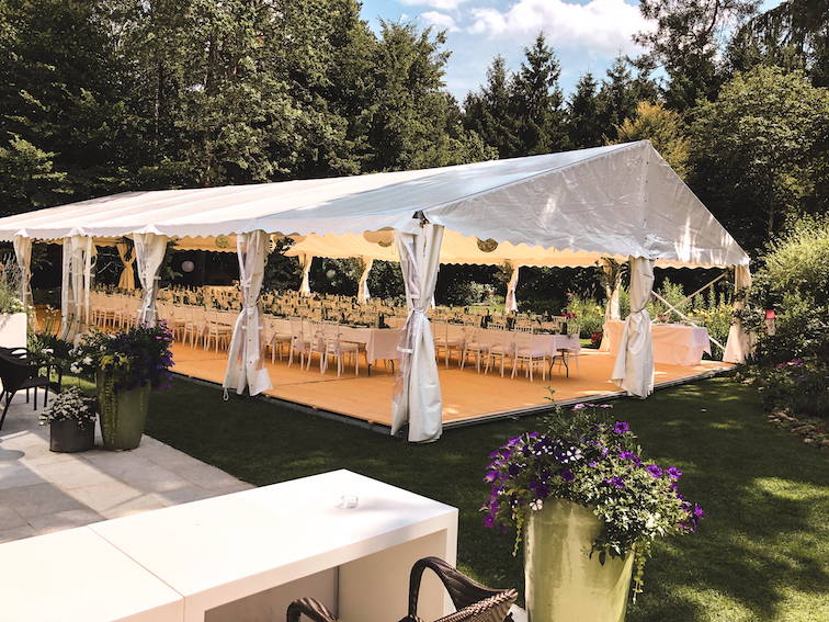 Festzelt - 10 x 9 m
